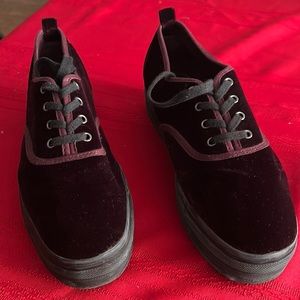 Pre-owned Divided H&M Sneakers, deep purple suede, US women’s 9.5